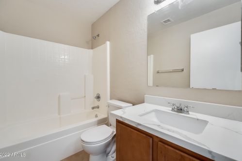 7104 31st Dr, Phoenix AZ  85041-9324 exterior