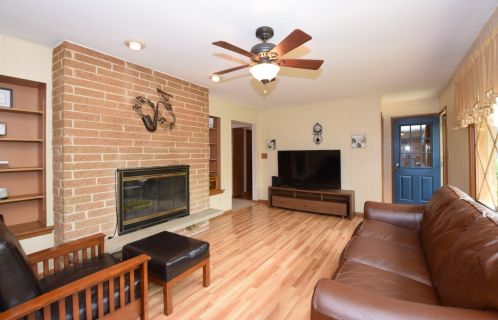 6894 Park Mnr Dr, Milwaukee WI 53224-4638 exterior