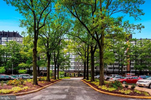 1311 Delaware Ave, Washington DC 20024-3930 exterior