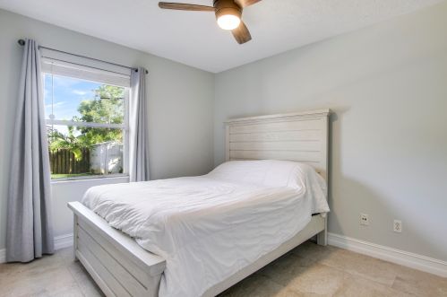 2779 Eagle Dr, Fort Pierce FL  34984-8919 exterior