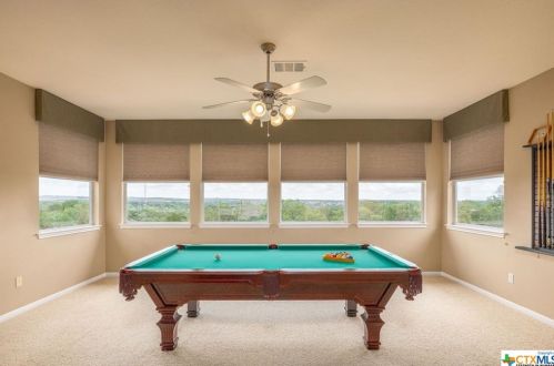 385 Mystic Pkwy, Spring Branch TX 78070-5267 exterior