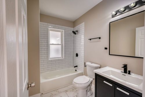 5527 Haddon Ave, Chicago IL  60651-2702 exterior