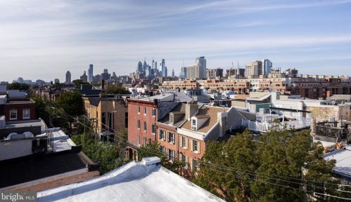 124 Bainbridge St, Philadelphia PA 19147-1866 exterior