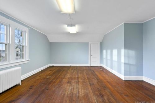 458 Main St, Meriden CT 06451-5090 exterior