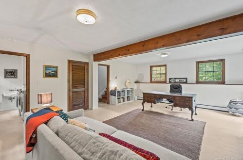 1 Hidden Lk Ct, Ridgefield CT 06877-2310 exterior