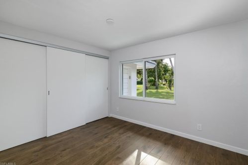 1940 Empress Ct, Naples FL 34110-8141 exterior