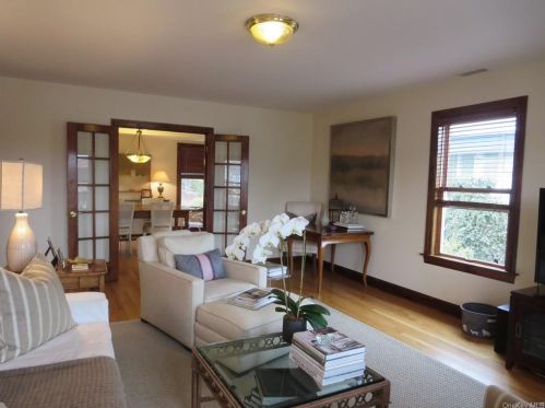 206 Milbank Ave, Greenwich CT 06830-6617 exterior