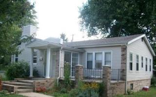 1054 Cherokee St, Springfield MO  65807-2712 exterior