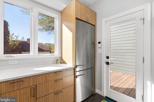 1316 T St, Washington DC 20009-4438 exterior