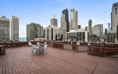 20 Cedar St, Chicago IL  60611-1198 exterior