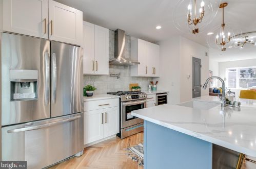 1009 Greenwich St, Philadelphia PA 19147-6409 exterior