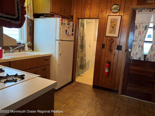 8 Danby Pl, Point Pleasant Beach NJ  08742-5620 exterior