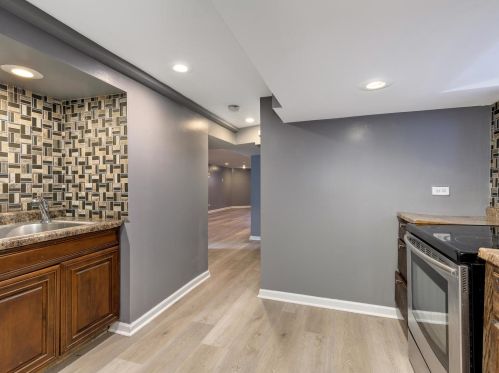 6411 Kedvale Ave, Chicago IL 60629-5108 exterior