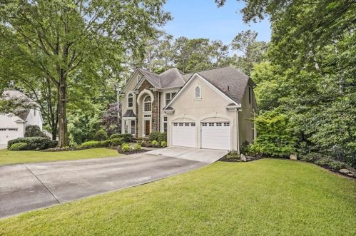 1814 Crest Oaks Pl, Atlanta, GA 30345-3888