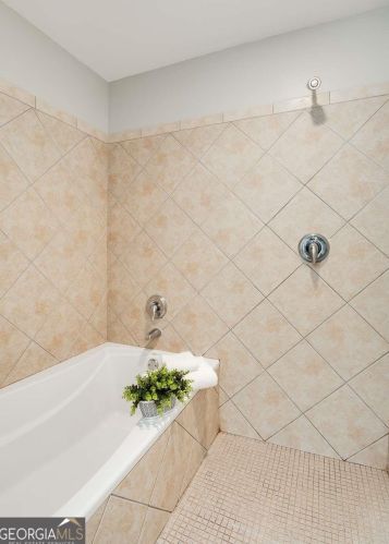 1269 Mackintosh Park, Atlanta GA 30318-4172 exterior