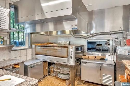 64 Chestnut St, Montclair NJ 07042-2945 exterior