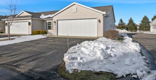 75 Junco Ct, Cedar Springs, MI 49319-8171