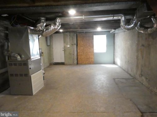 262 9 St, Darby PA 19023-1701 exterior