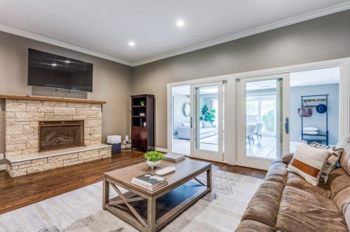 7121 Claybrook Dr, Dallas TX  75231-9425 exterior