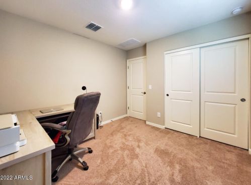 8057 Albeniz Pl, Phoenix AZ  85043 exterior