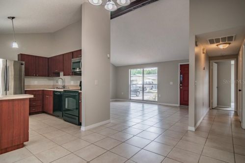 10112 Enchanted Oaks Ct, Tampa FL  33615-1616 exterior