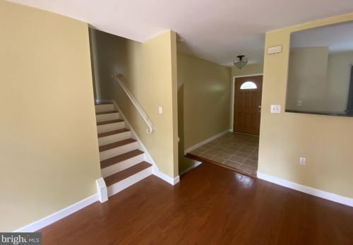 910 Lincoln St, Rockville MD  20850-1410 exterior