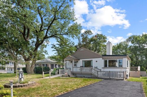 7401 Oak Ave, Gary IN  46403-1272 exterior