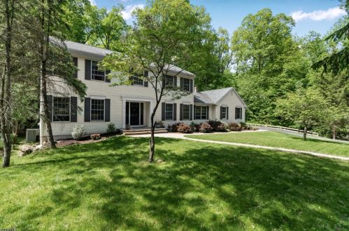 749 Shore Trl, Sparta, NJ 07871-1349