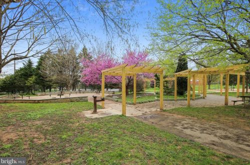 917 Northwest Dr, Silver Spring MD  20901-1435 exterior