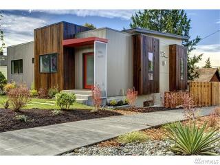 4503 46th Ave, Seattle WA  98105-3811 exterior