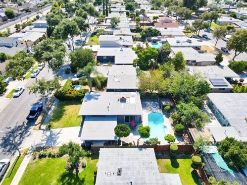 511 Rosslynn Ave, Fullerton CA  92832-2725 exterior