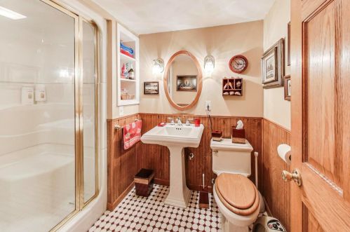 6207 Moody Ave, Chicago IL 60638-4313 exterior