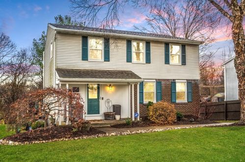 202 Glenmore Dr, Moon Twp, PA 15108-9653