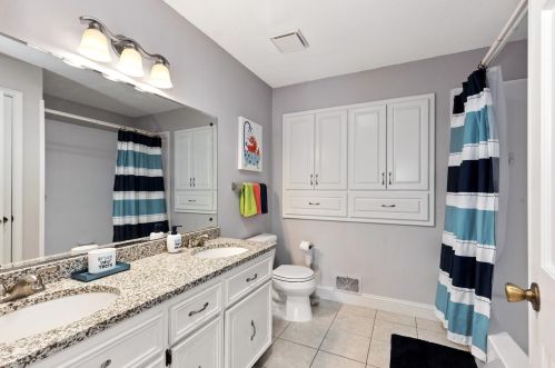 7853 131 St, Saint Paul MN 55124-9703 exterior