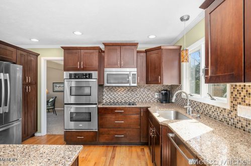 2716 Hampshire Blvd, Grand Rapids MI 49506-4774 exterior