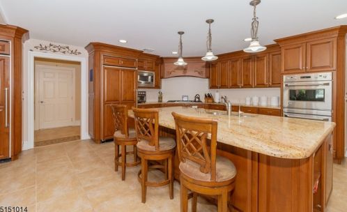 1 Briarcliffe Dr, Scotch Plains NJ 07076-2314 exterior