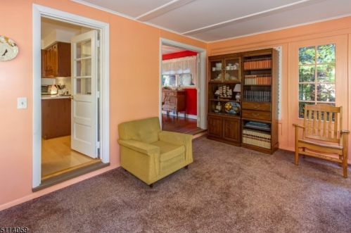 1490 Fox Trl, Mountainside NJ 07092-1301 exterior