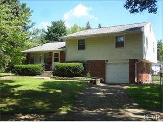 1998 Collingswood Dr, Bethlehem, PA 18018-1511