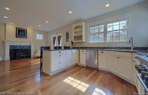 966 Smith Ave, Bham MI  48009-4709 exterior