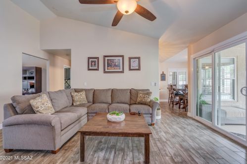11019 Mountain Breeze Dr, Tucson, AZ 85737-7065