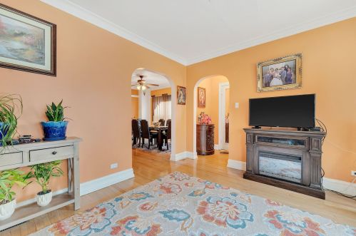 2825 Lotus Ave, Chicago IL 60641-3224 exterior