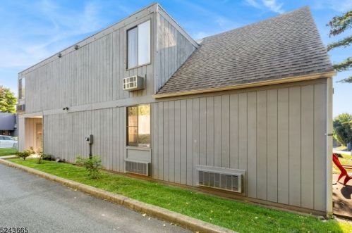 684 Irvington Ave, Maplewood NJ 07040-1623 exterior