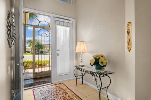 315 Seacrest Ct, Fort Pierce, FL 34986-2909