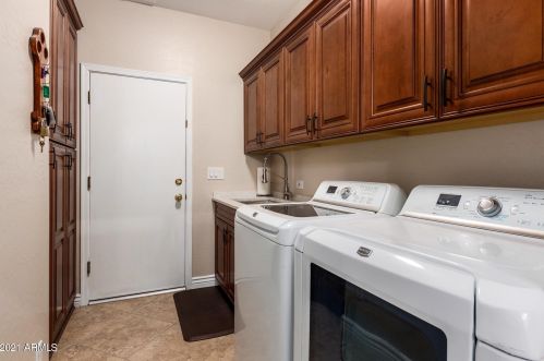 6372 Linda Ln, Chandler AZ 85226-5850 exterior