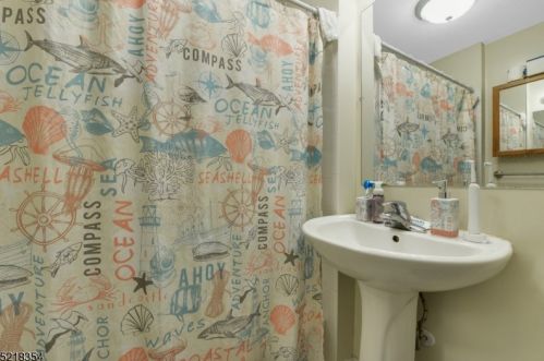 72 Chestnut St, Montclair NJ 07042-2945 exterior