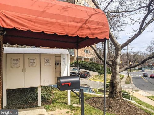 3312 28th St, Alexandria VA 22302-1334 exterior