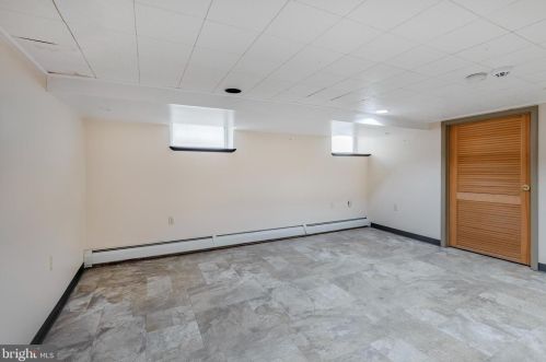 935 Maple Ave, Lancaster PA 17602-2317 exterior