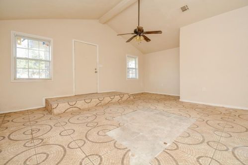 2005 5th St, Hempstead TX 77445-4702 exterior