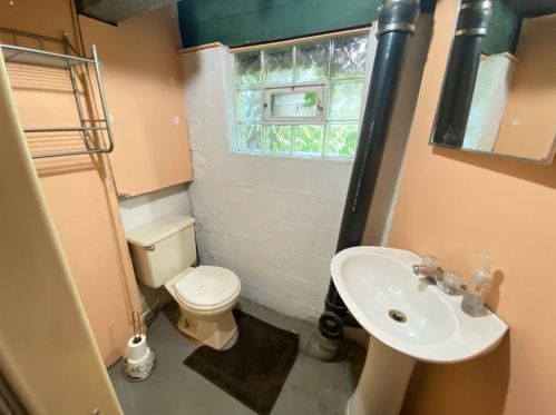 10052 Calvin St, Pittsburgh PA 15201-1144 exterior