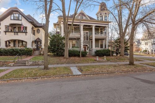 496 Holly Ave, Saint Paul, MN 55102-4596